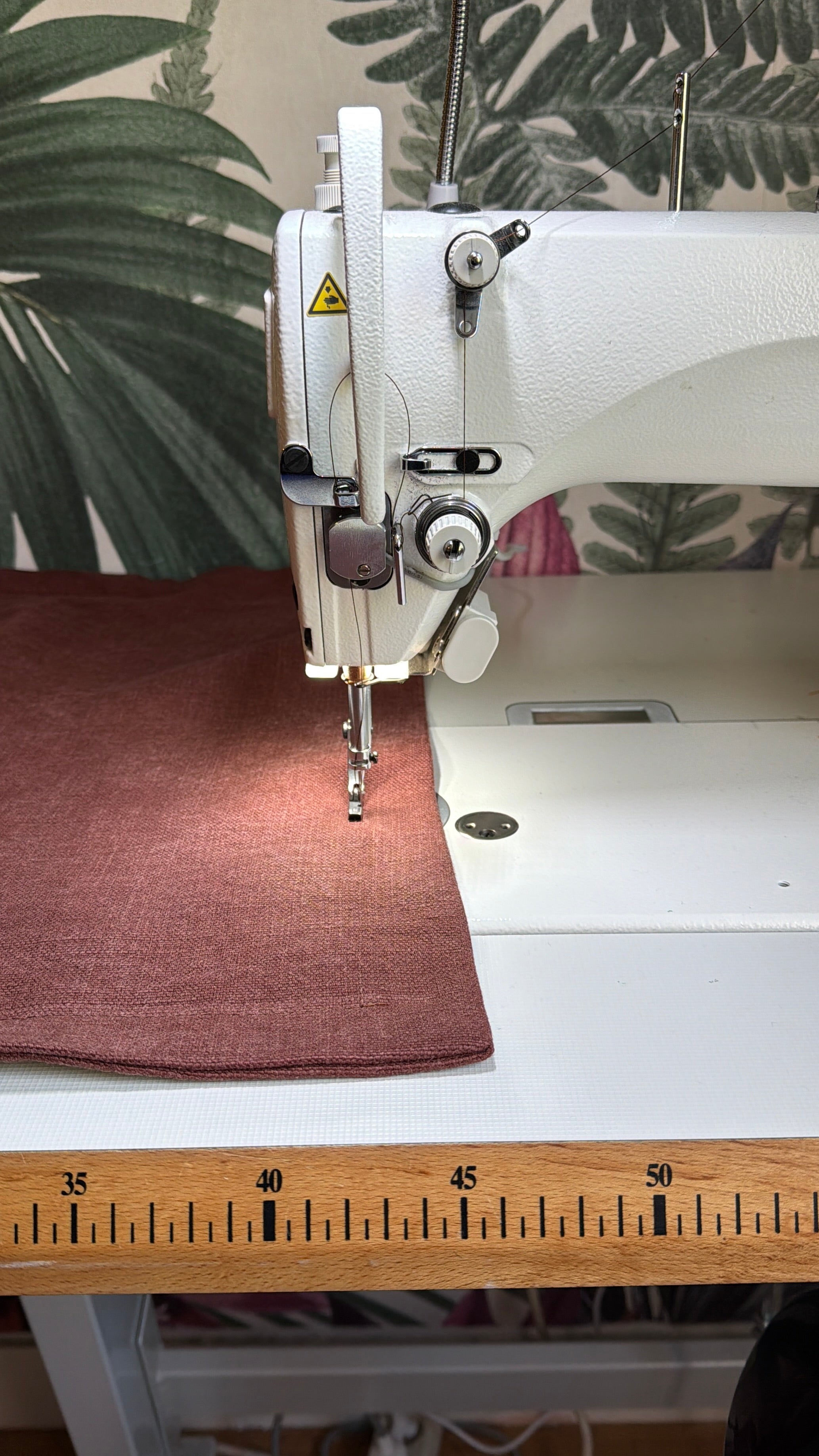 Couture d'un coussin en lin MIYA