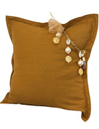 Coussin en lin moutarde MIYA avec pampille artisanale bohème chic