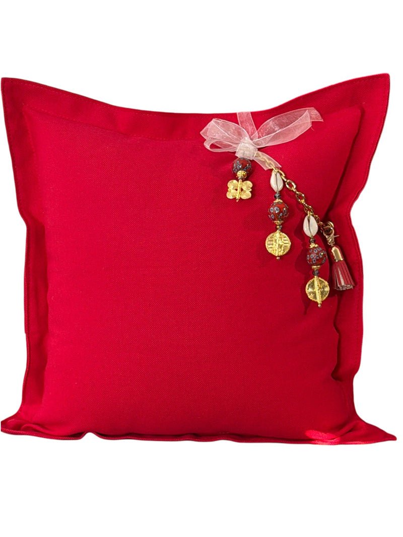 Coussin décoratif rouge en lin lourd avec pampille signature MIYA