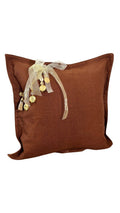 Coussin terracotta avec pampille signature MIYA poids Ashanti et perles