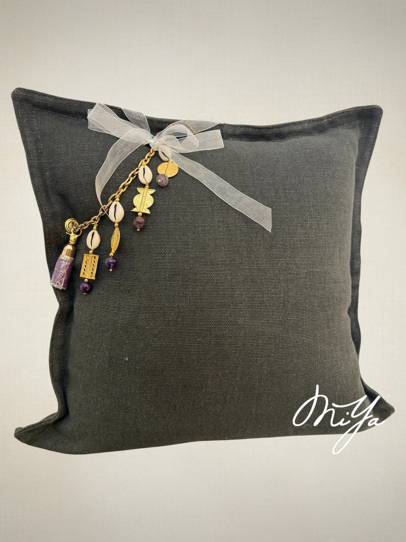 Coussin en lin gris – décoration bohème chic | SIERRA by MIYA - MIYA
