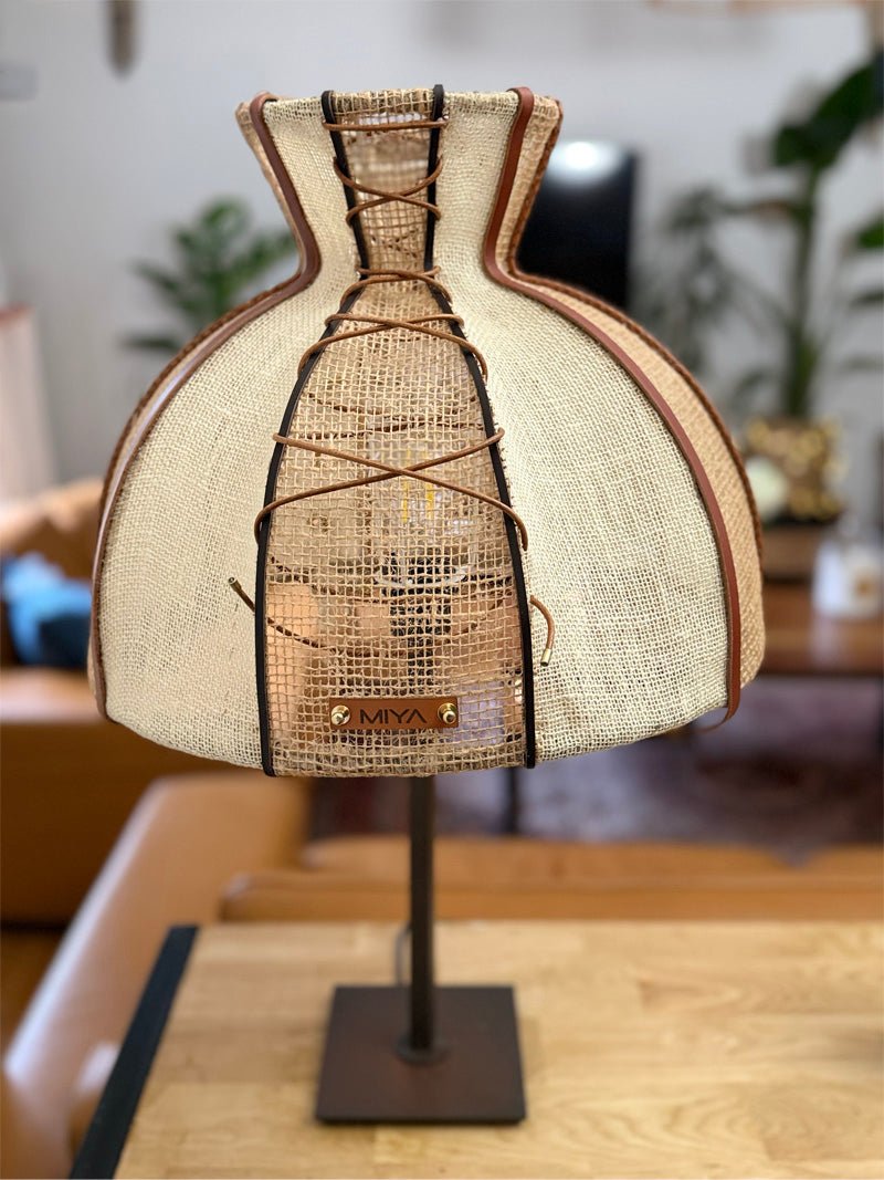 Lampe artisanale en fibres naturelles ajouré | VENUS No 03 - MIYA