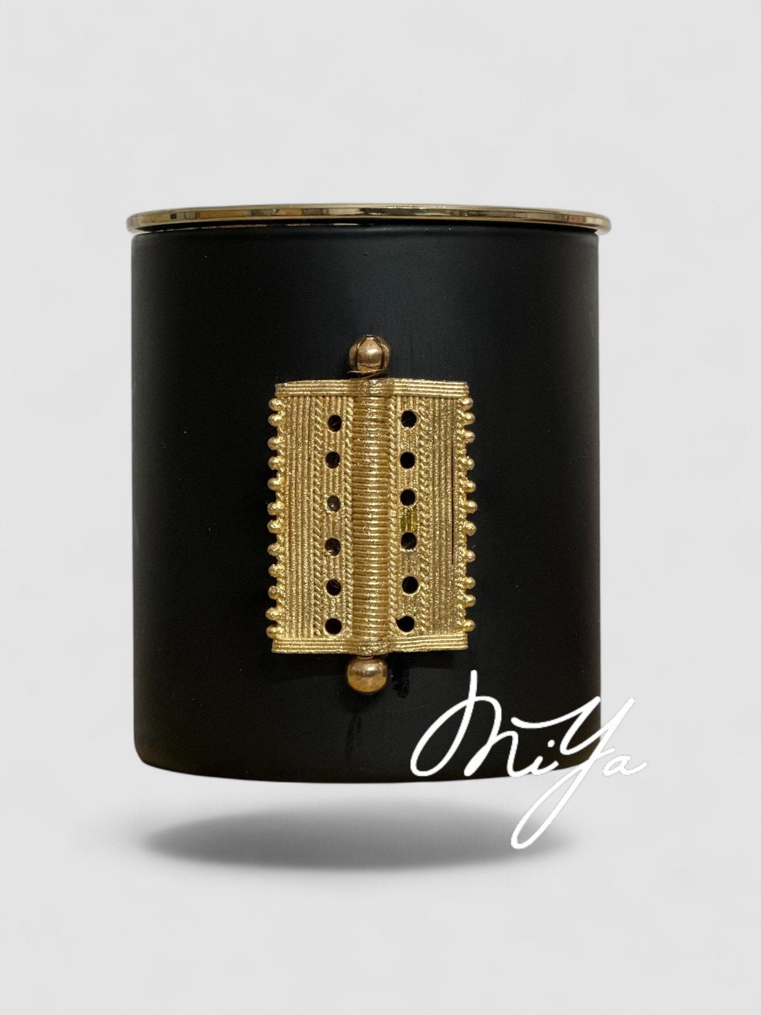 Bougie parfumée NUDE ESSENCE artisanale, idéale comme cadeau, design épuré et parfum délicat | MIYA