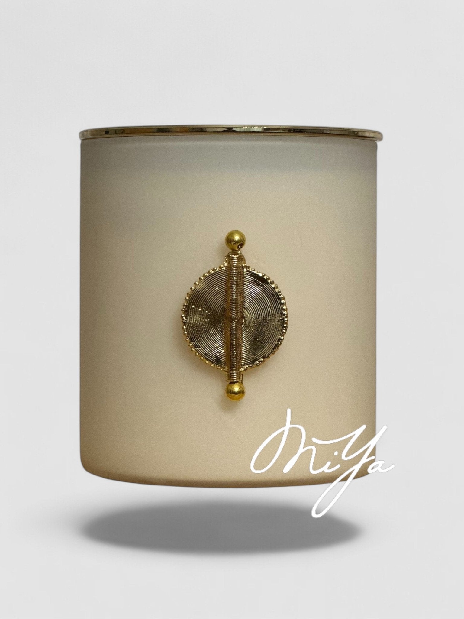 Bougie parfumée NUDE ESSENCE artisanale en cire de soja, design élégant et parfum subtil | MIYA