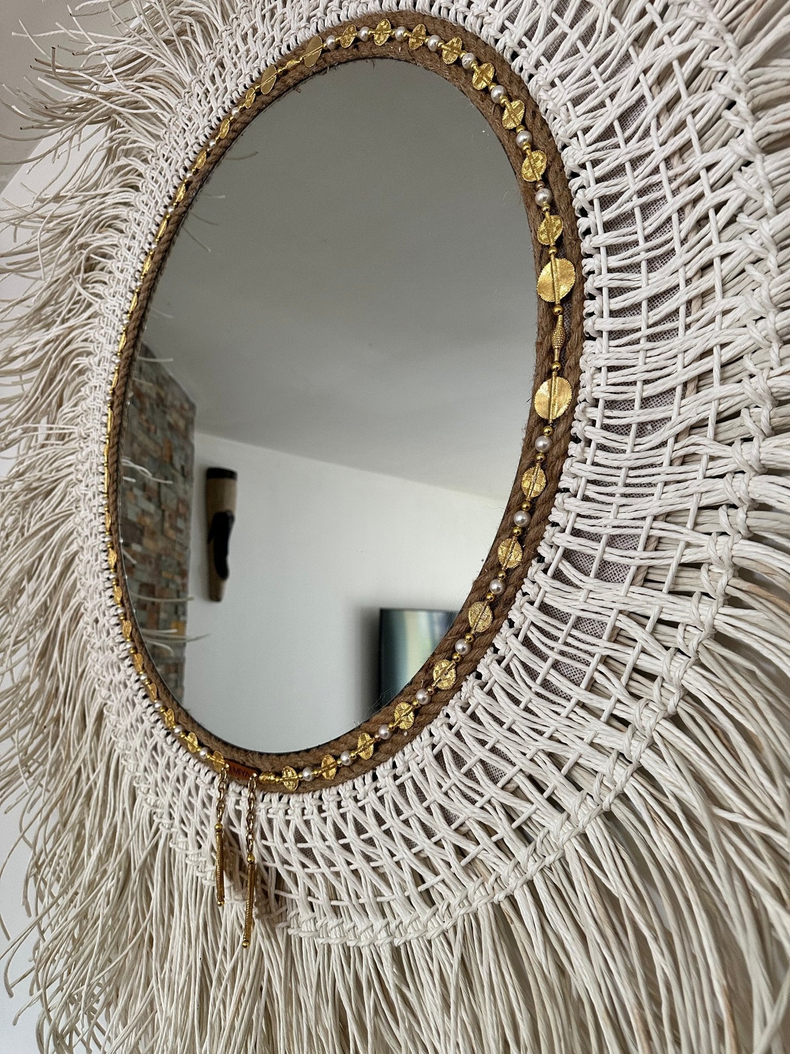 Miroir rond | Oriane Perles d'Or - un éclat nacré aux reflets d'or - MIYA’s Boutiques